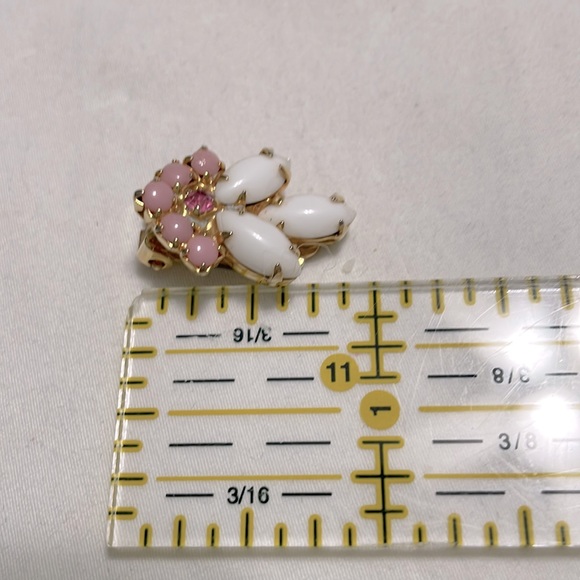 Milk Glass Clip Earrings - Picture 3 of 4